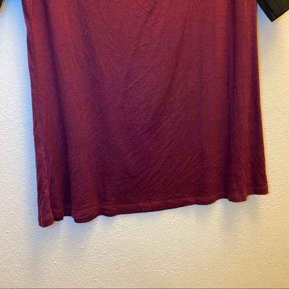 Filly Flair Maroon Black Trim Blouse Size Small - Picture 7 of 8